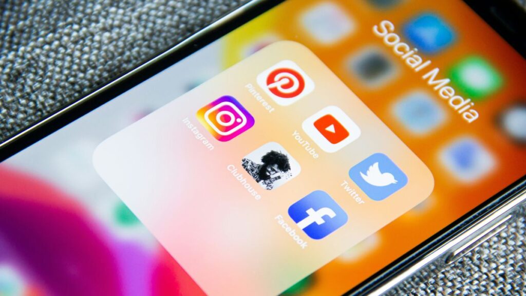 Prova social digital como ela influencia antes da negociação começar