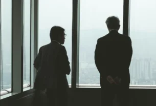 Negociando Recursos Limitados dentro da Empresa